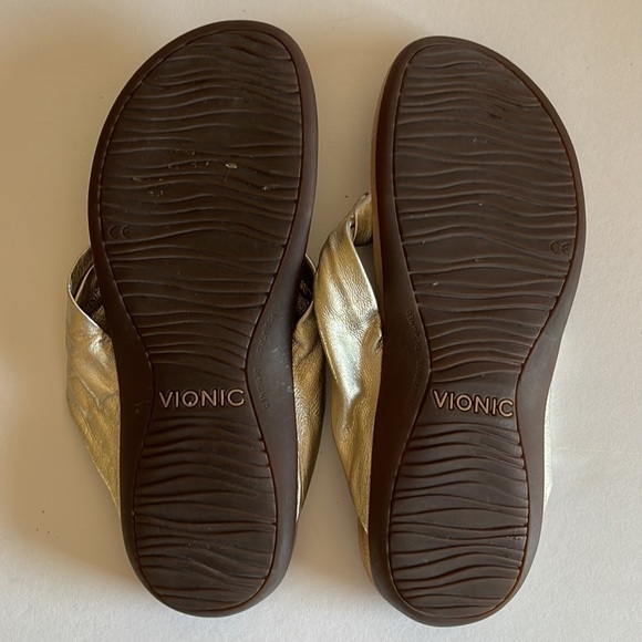 Vionic Metallic Gold Pippa Rest Flip Flops - Picture 7 of 8